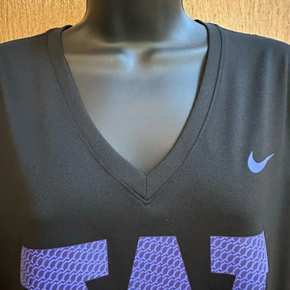 Nike Dri-Fit UW Washington Huskies V-Neck Black Short Sleeve T-Shirt | Women Siz